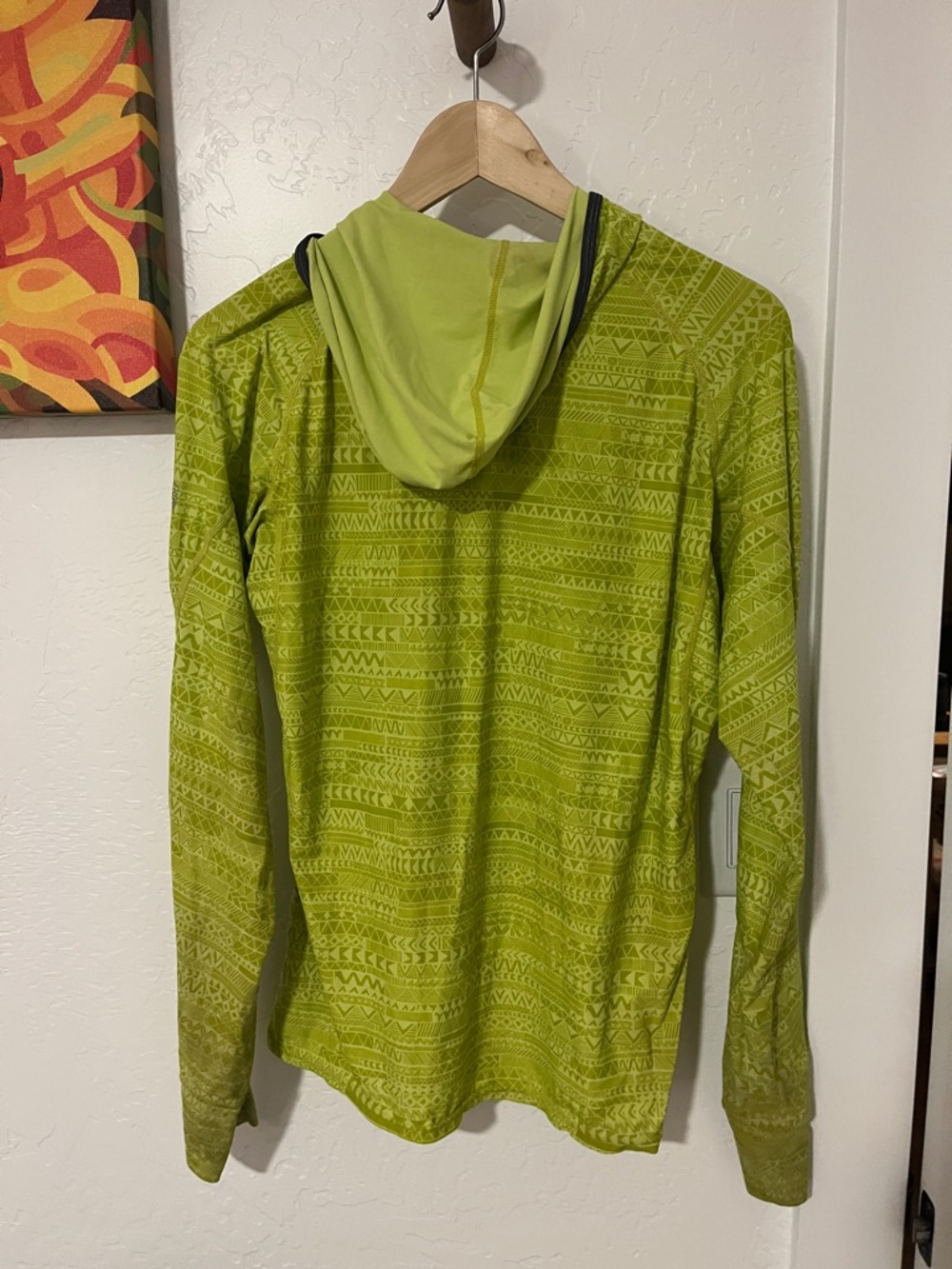 NRS woman’s sun hoodie green geometric pattern - Picture 3 of 3